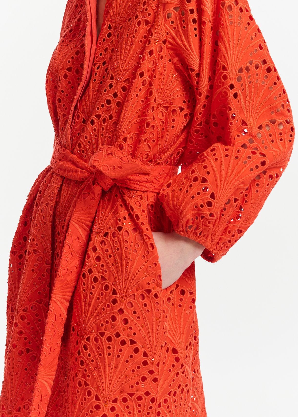 Rode katoenen jurk op knielengte in broderie anglaise RE—SSENTIEL | Essentiel second hand