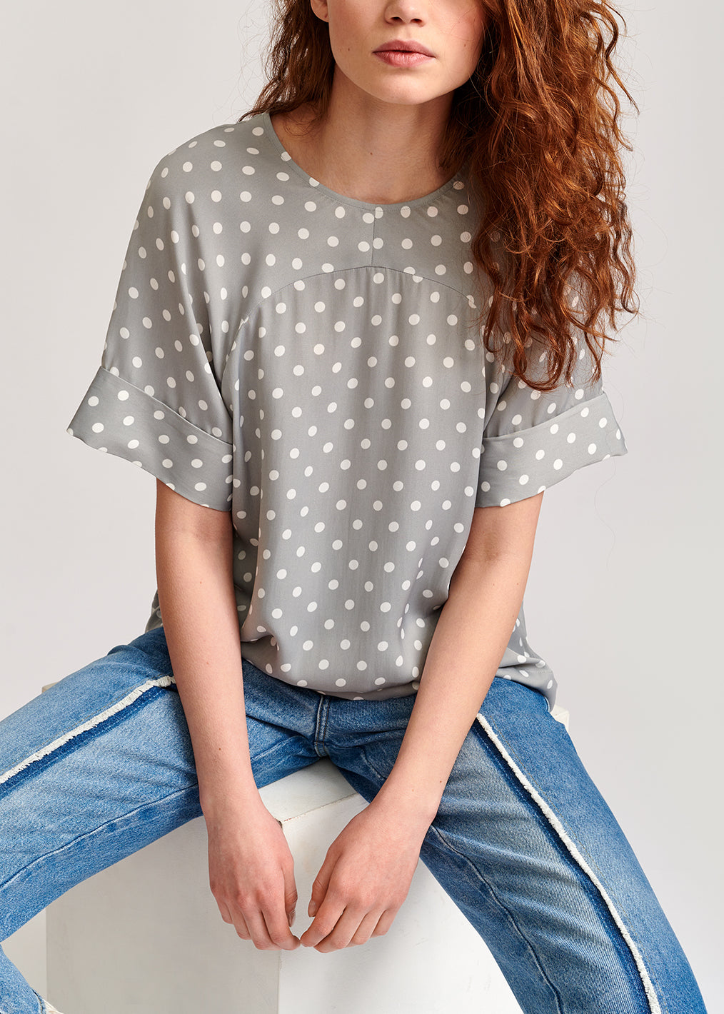 Grijze top met stippen RE—SSENTIEL | Essentiel second hand