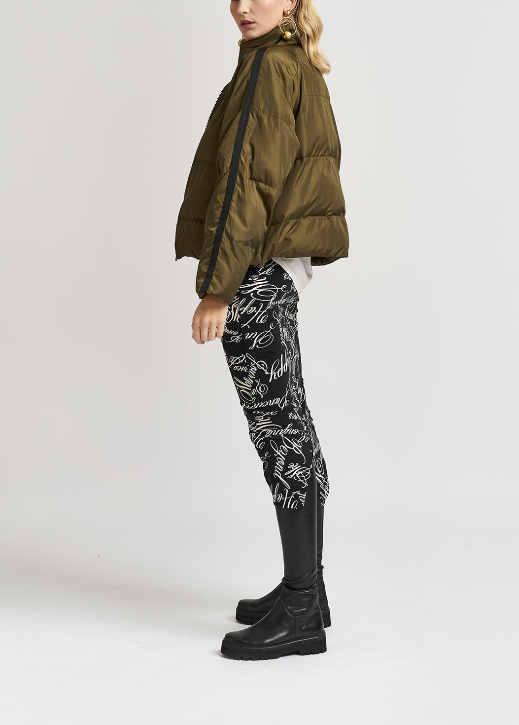 Army green quilted down jacket RE—SSENTIEL | Essentiel second hand