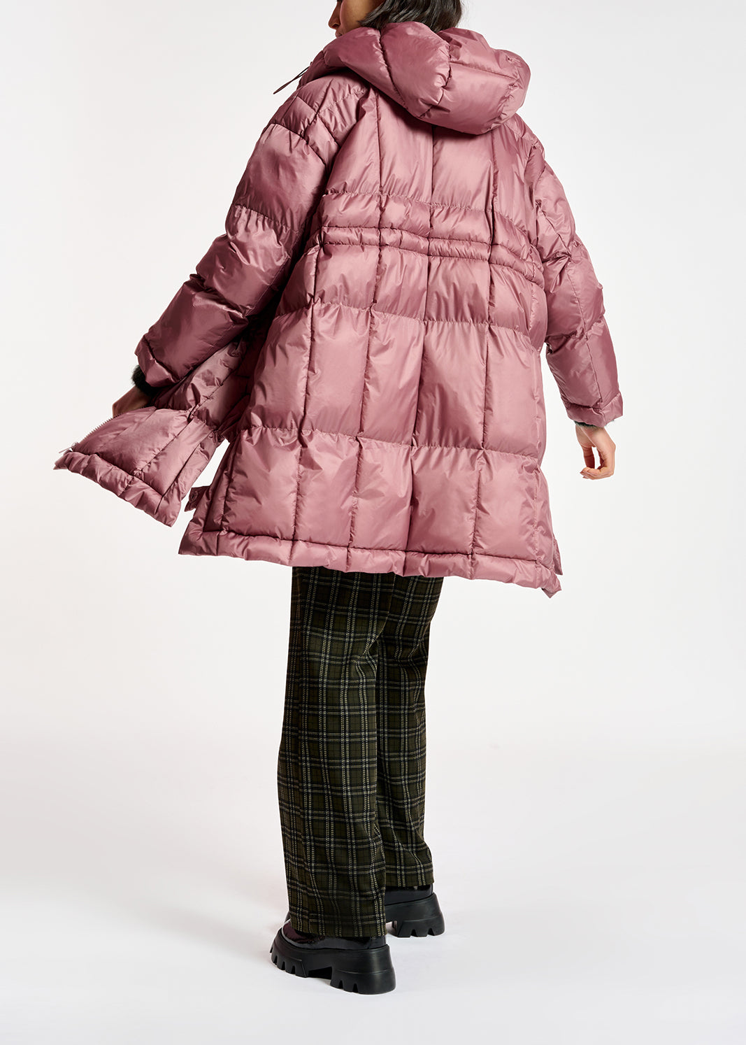 Vintage pink hooded puffer coat RE—SSENTIEL | Essentiel second hand