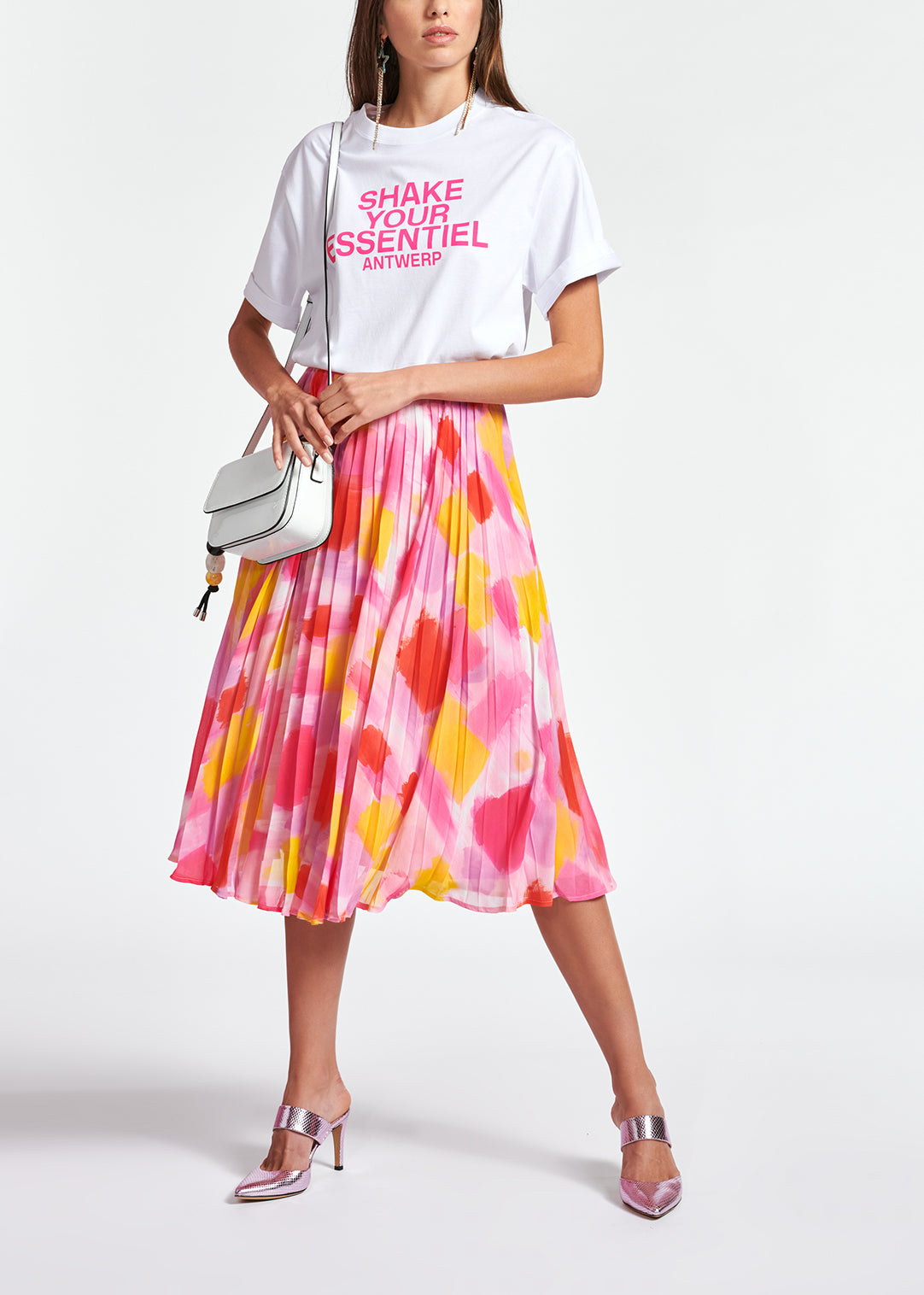 White loose-fit 'Shake your Essentiel Antwerp' T-shirt RE—SSENTIEL | Essentiel second hand