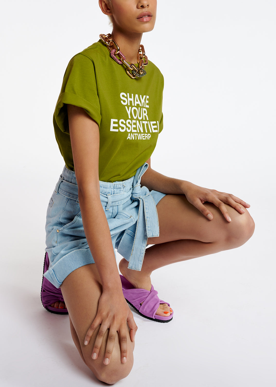 Khaki green 'Shake your Essentiel Antwerp' T-shirt RE—SSENTIEL | Essentiel second hand