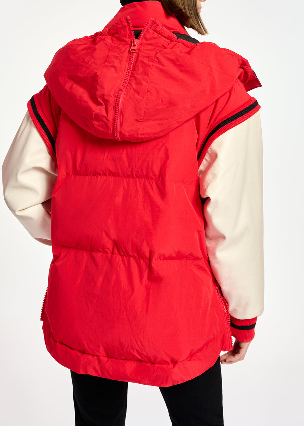 Doudoune rouge à capuche et manches en faux cuir RE—SSENTIEL | Essentiel second hand