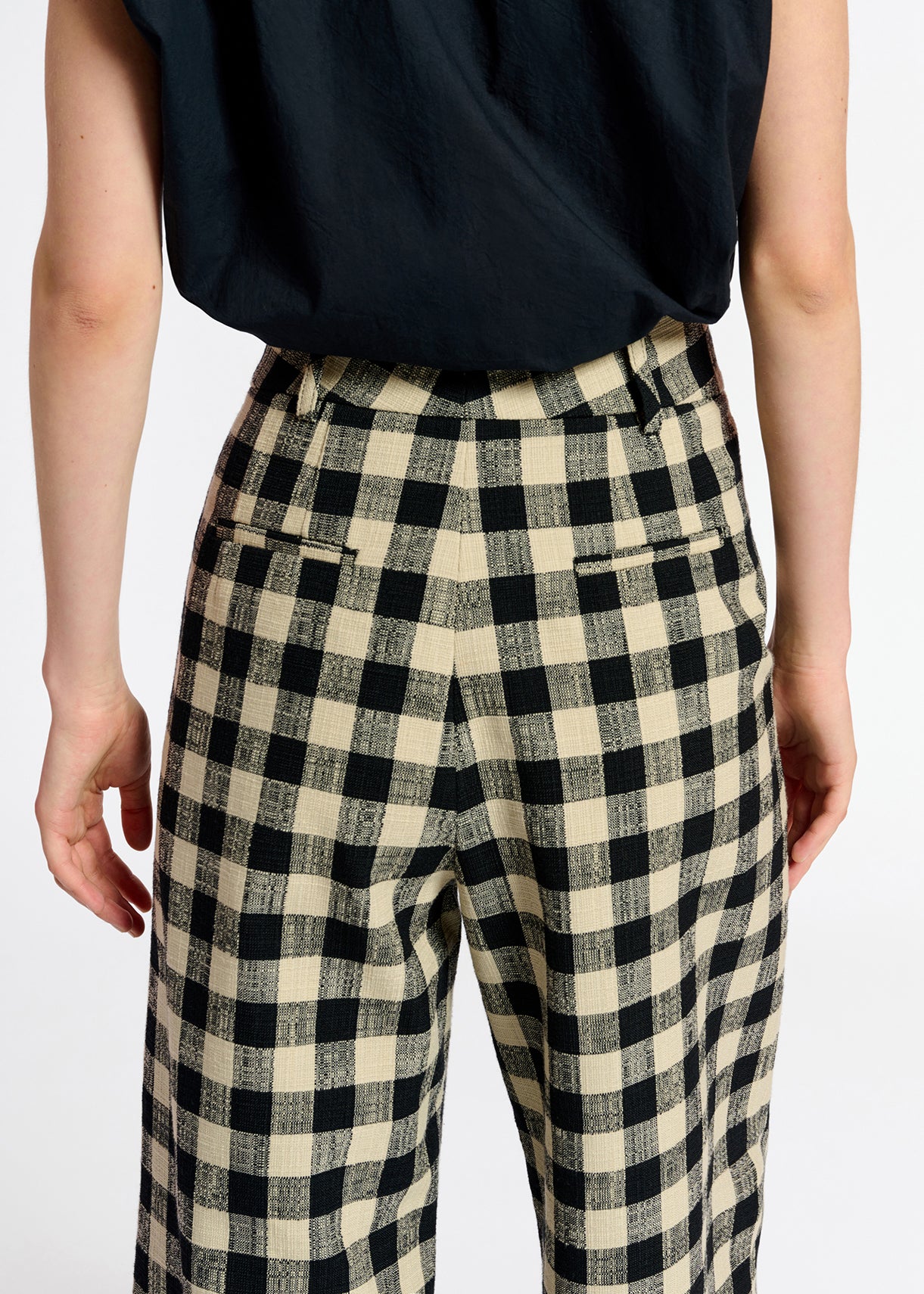 Black and beige checkered relaxed-fit pants RE—SSENTIEL | Essentiel second hand