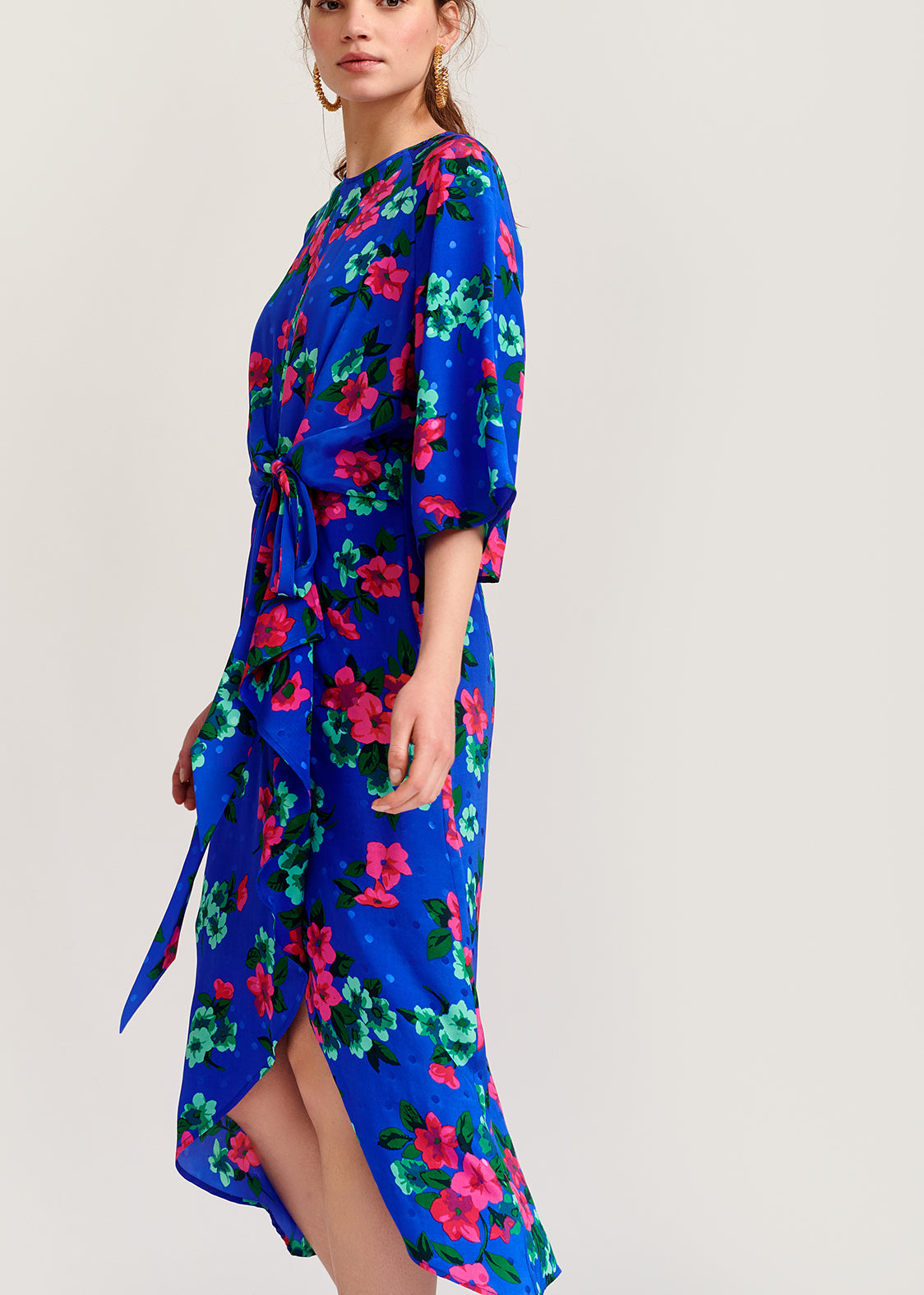 Robe midi bleue en soie à fleurs et à pois RE—SSENTIEL | Essentiel second hand