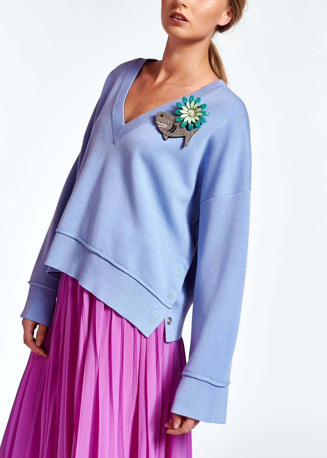 Light blue boxy V-neck sweater RE—SSENTIEL | Essentiel second hand