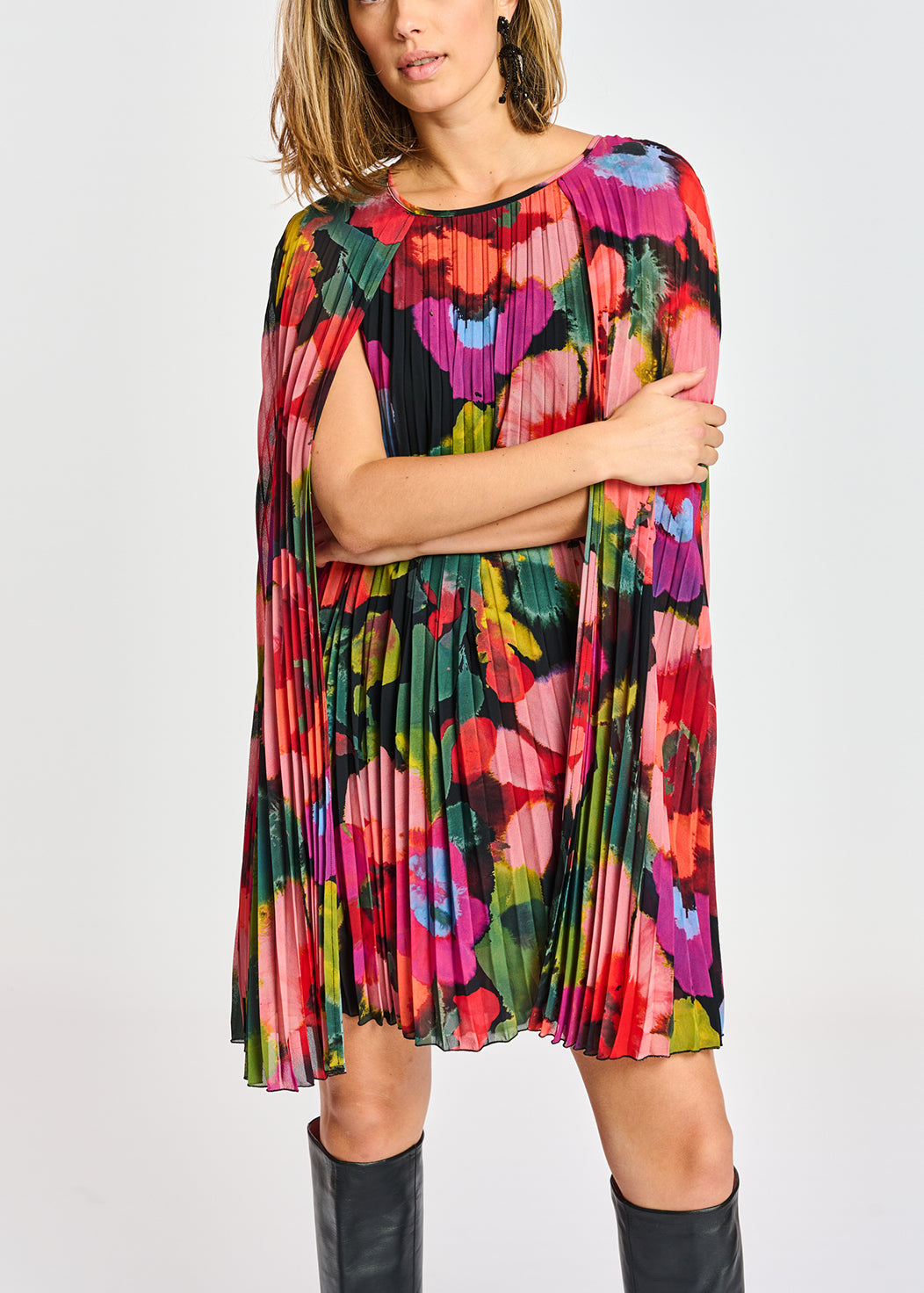 Assemble plissé cape dress RE—SSENTIEL | Essentiel second hand