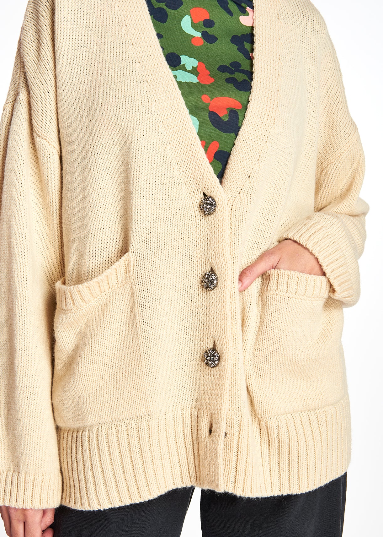 Off-white oversized cardigan with rhinestone buttons RE—SSENTIEL | Essentiel second hand