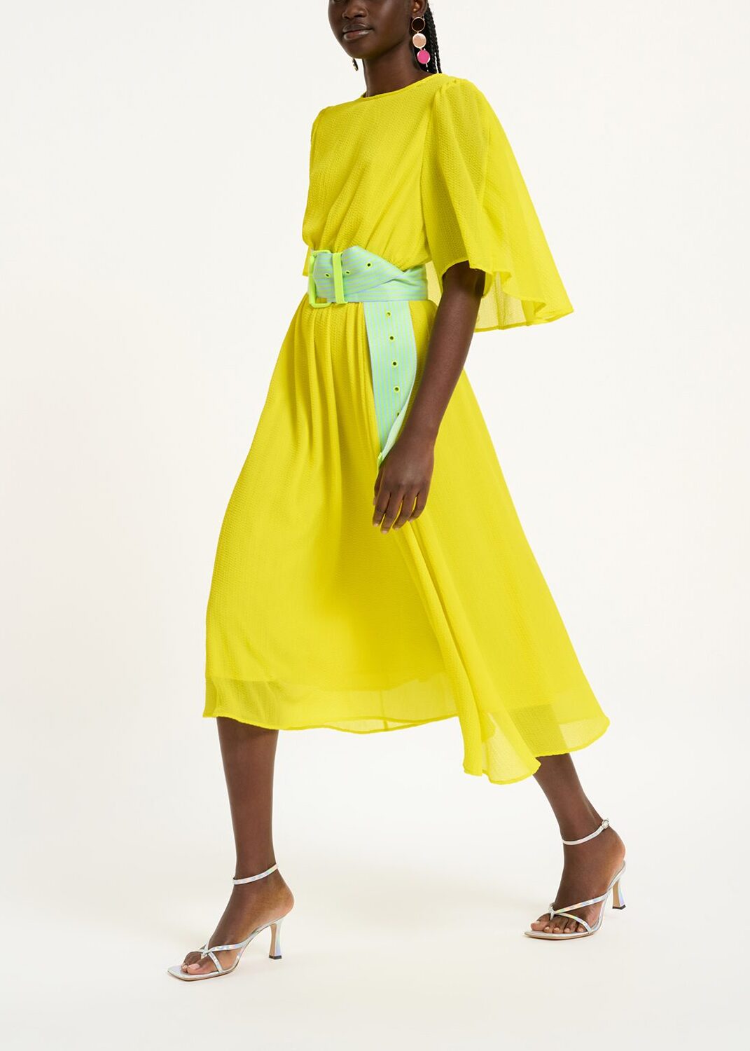 Robe midi jaune à manches cape RE—SSENTIEL | Essentiel second hand
