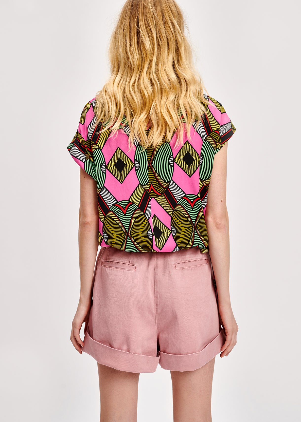 Kleurrijke top met grafische print RE—SSENTIEL | Essentiel second hand