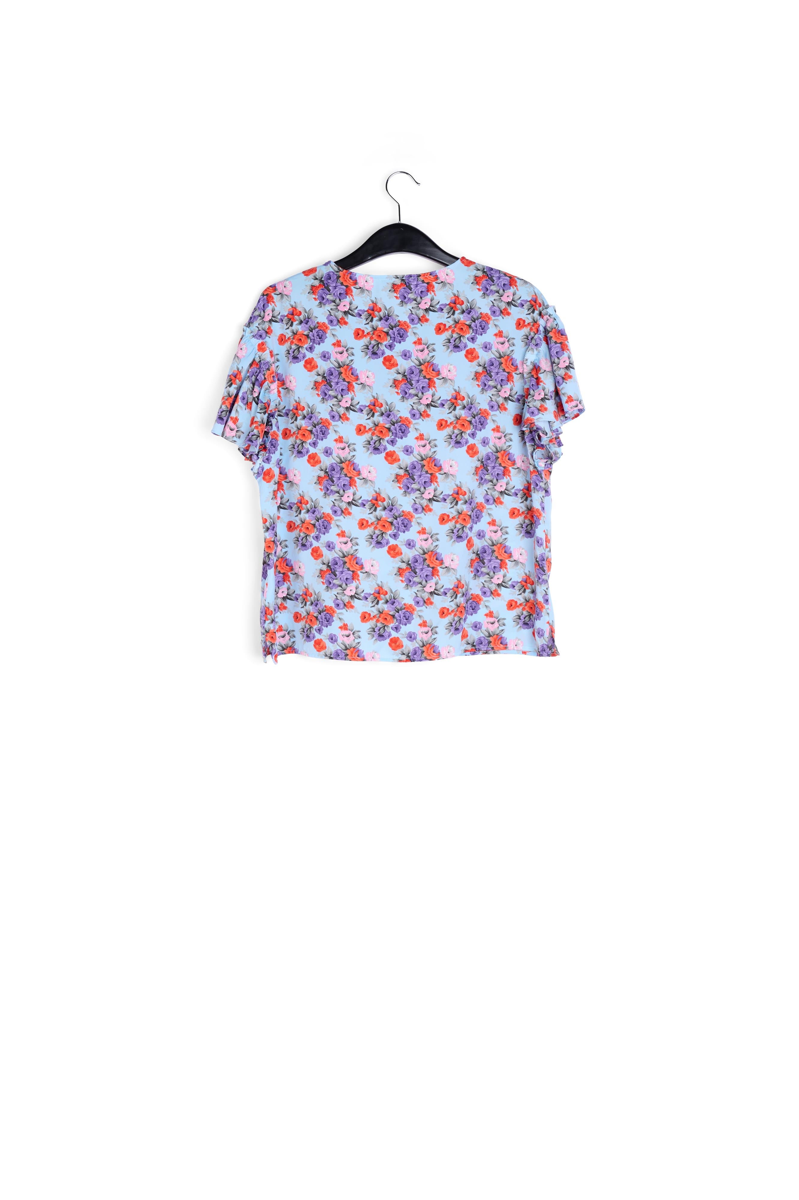 Lichtblauwe bloementop met ruchemouwen RE—SSENTIEL | Essentiel second hand