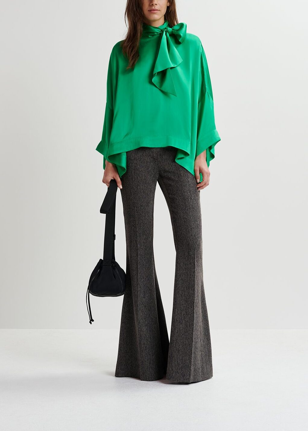Green oversized top with pussy bow RE—SSENTIEL | Essentiel second hand