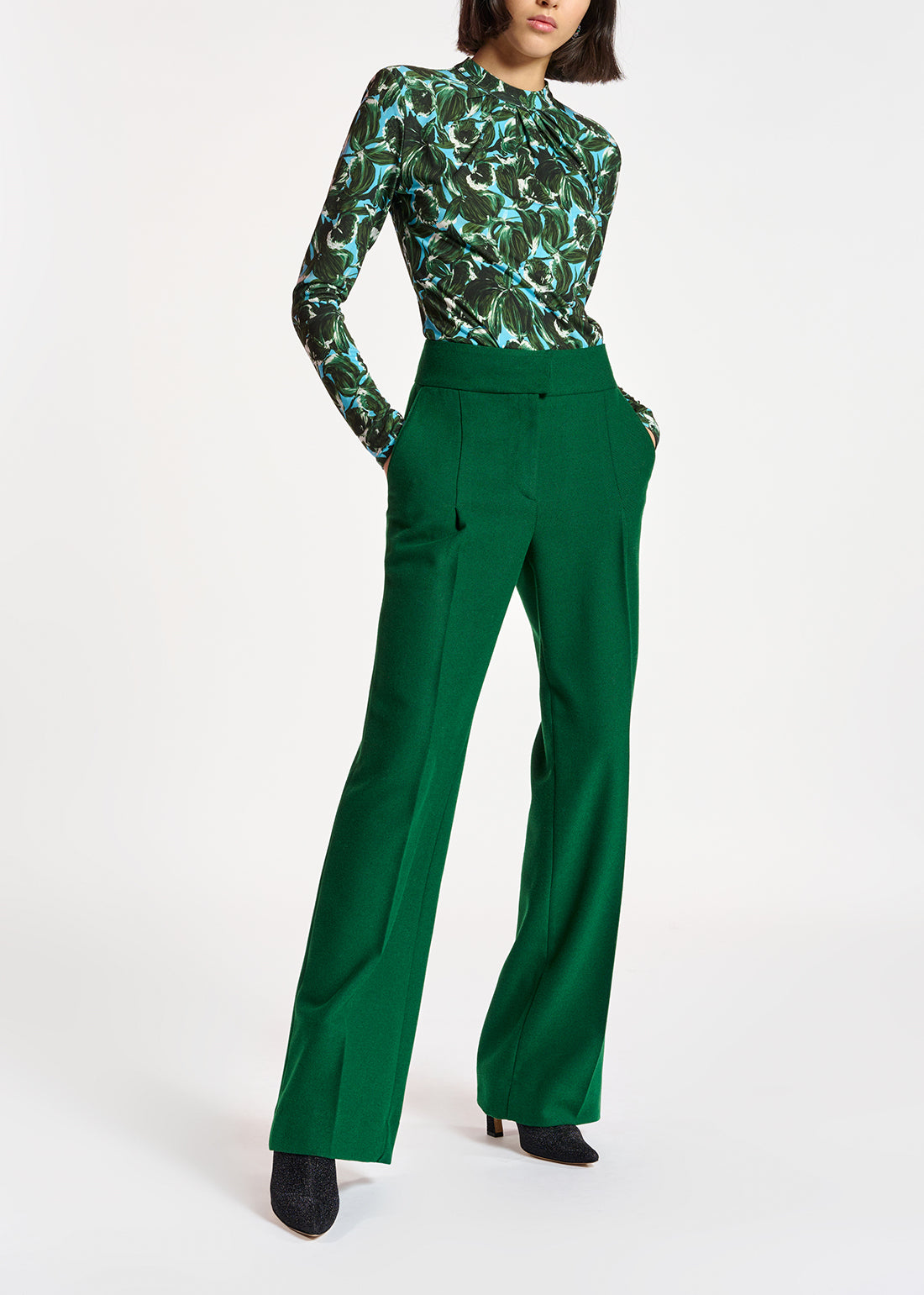 Blue and dark green leaf-print mock neck top RE—SSENTIEL | Essentiel second hand