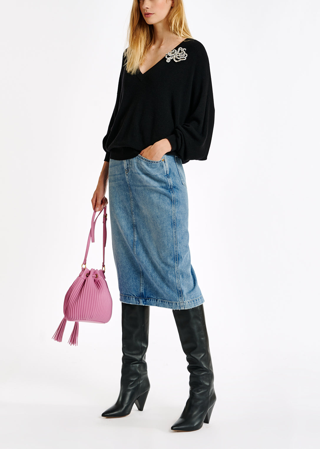 Pull en côtes noir à encolure en v RE—SSENTIEL | Essentiel second hand