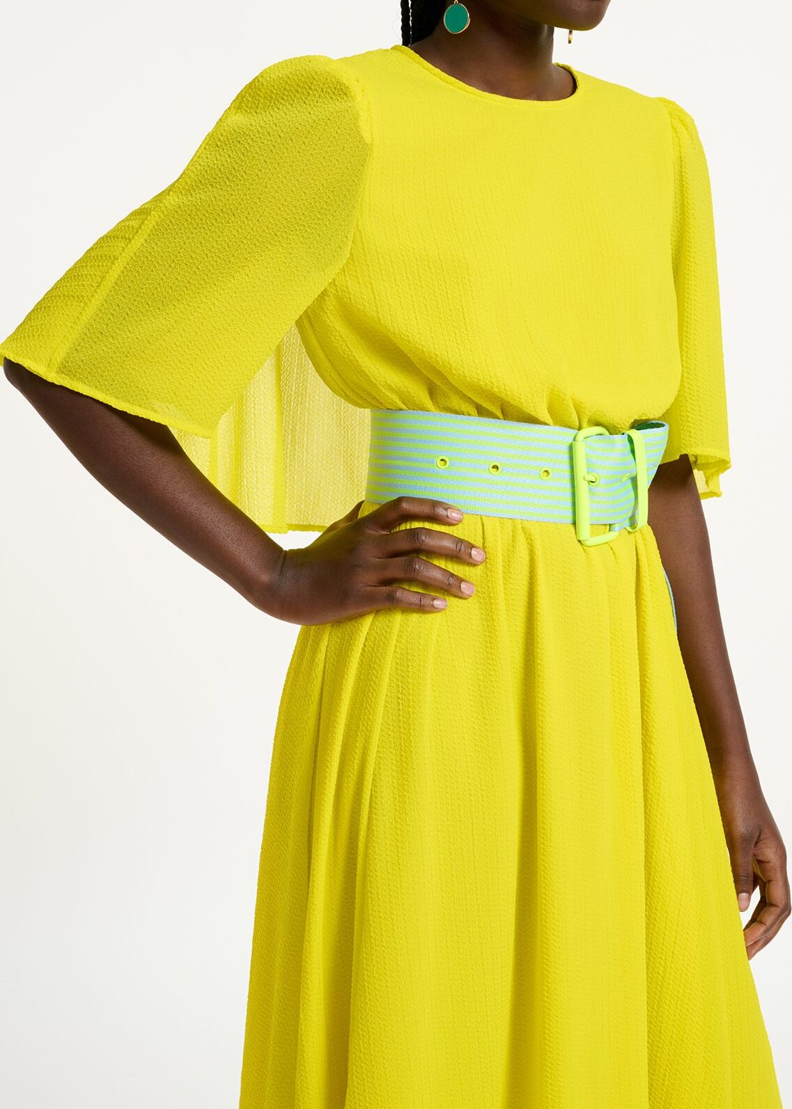 Robe midi jaune à manches cape RE—SSENTIEL | Essentiel second hand