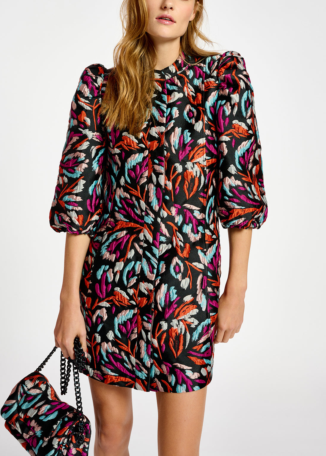 Mini-jurk in zwart, oranje en paars jacquard RE—SSENTIEL | Essentiel second hand