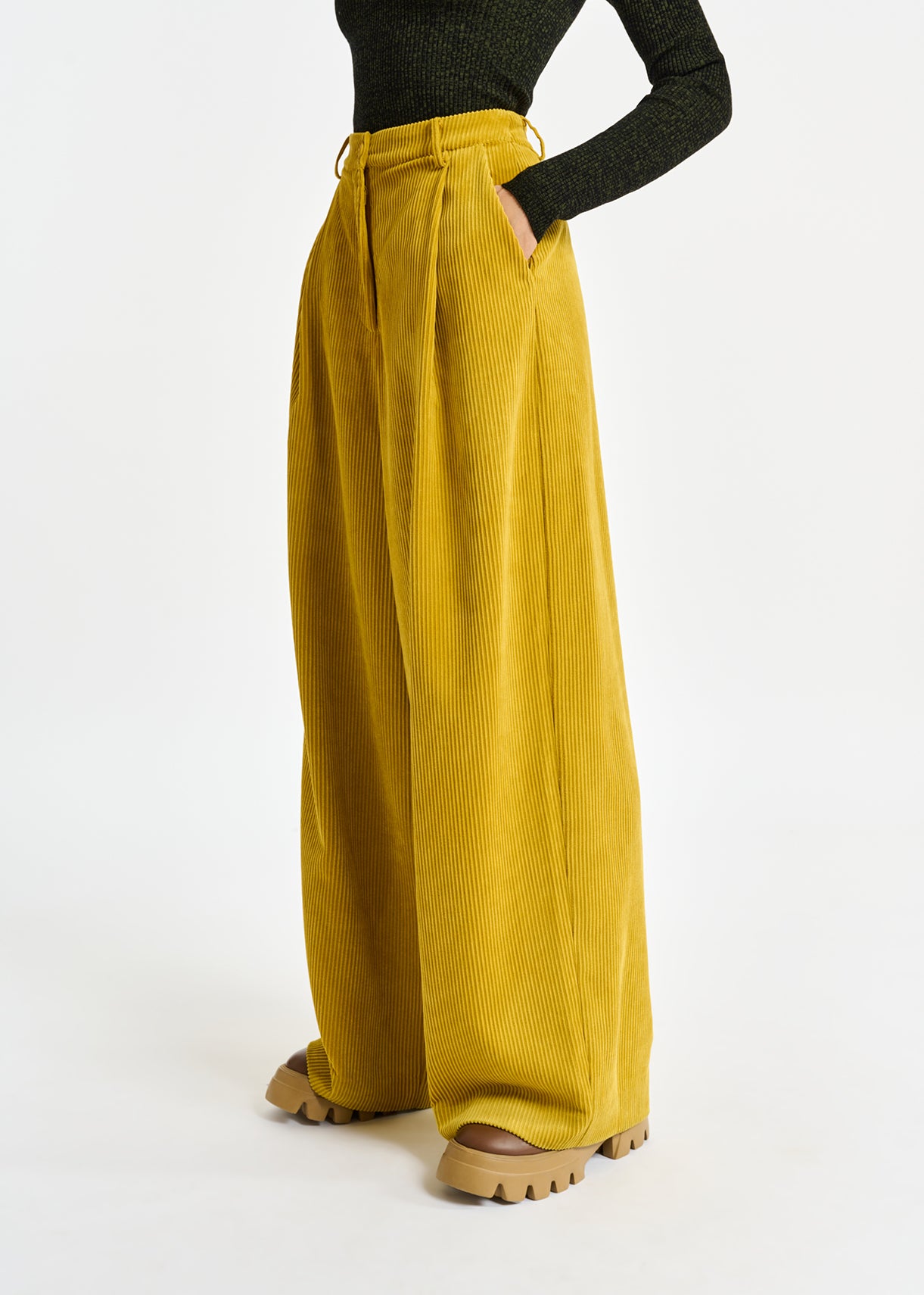 Ochre wide-leg corduroy pants RE—SSENTIEL | Essentiel second hand