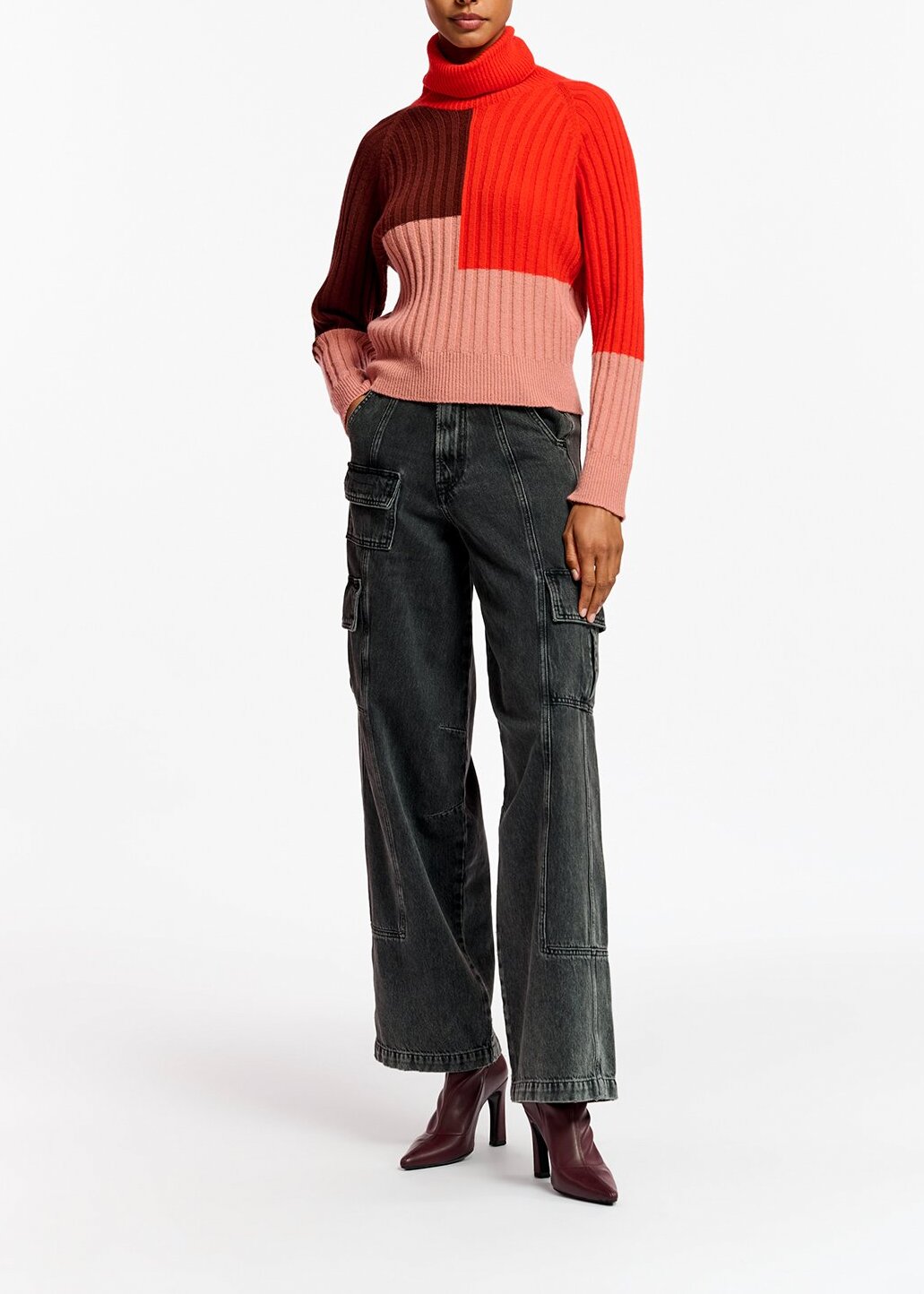 Pull en côtes pêche foncé, bordeaux et rouge RE—SSENTIEL | Essentiel second hand