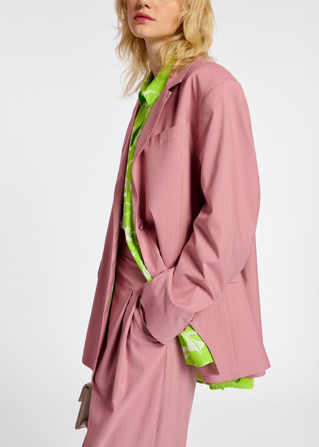 Blazer rose oversize aux rayures fines RE—SSENTIEL | Essentiel second hand