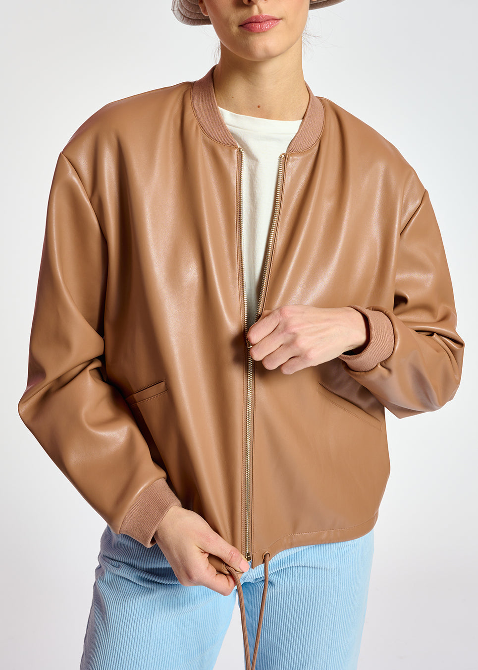 Blouson aviateur en faux cuir brun RE—SSENTIEL | Essentiel second hand