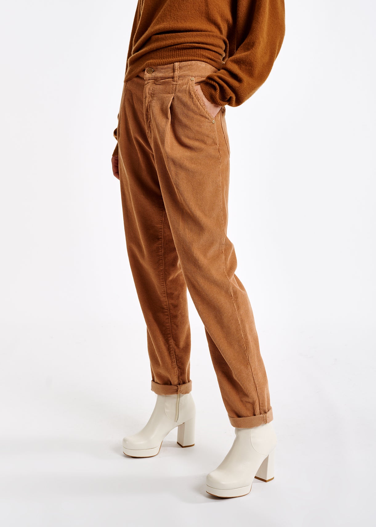 Camel cotton-corduroy pants RE—SSENTIEL | Essentiel second hand