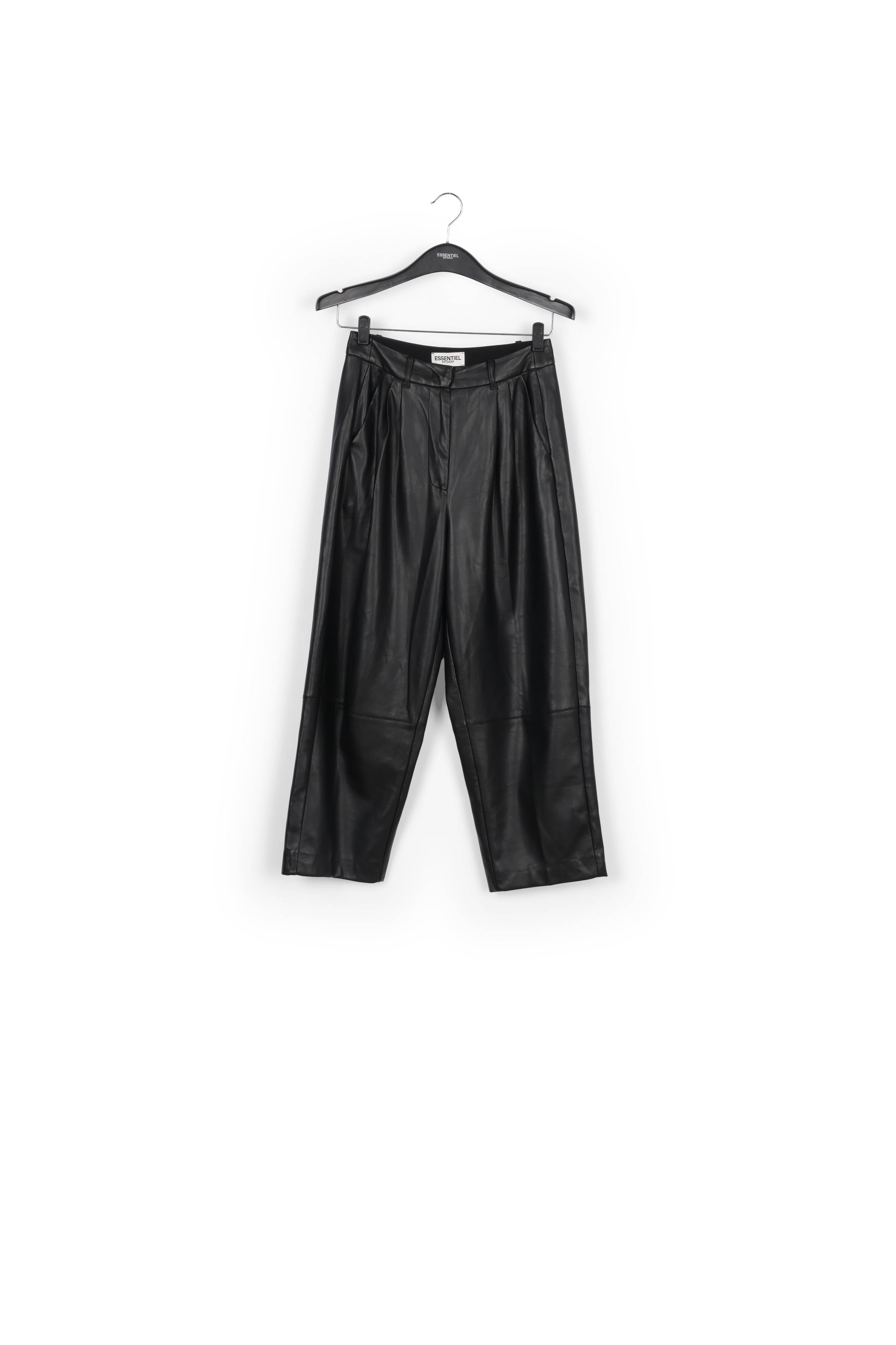 Pantalon ample en faux cuir noir RE—SSENTIEL | Essentiel second hand