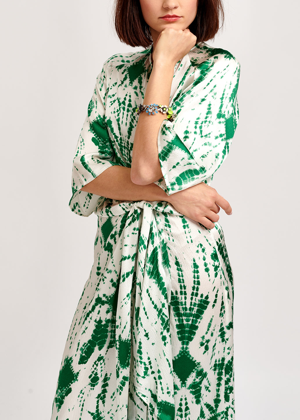 Gebroken witte en groene tie-dyed zijden midi-jurk RE—SSENTIEL | Essentiel second hand