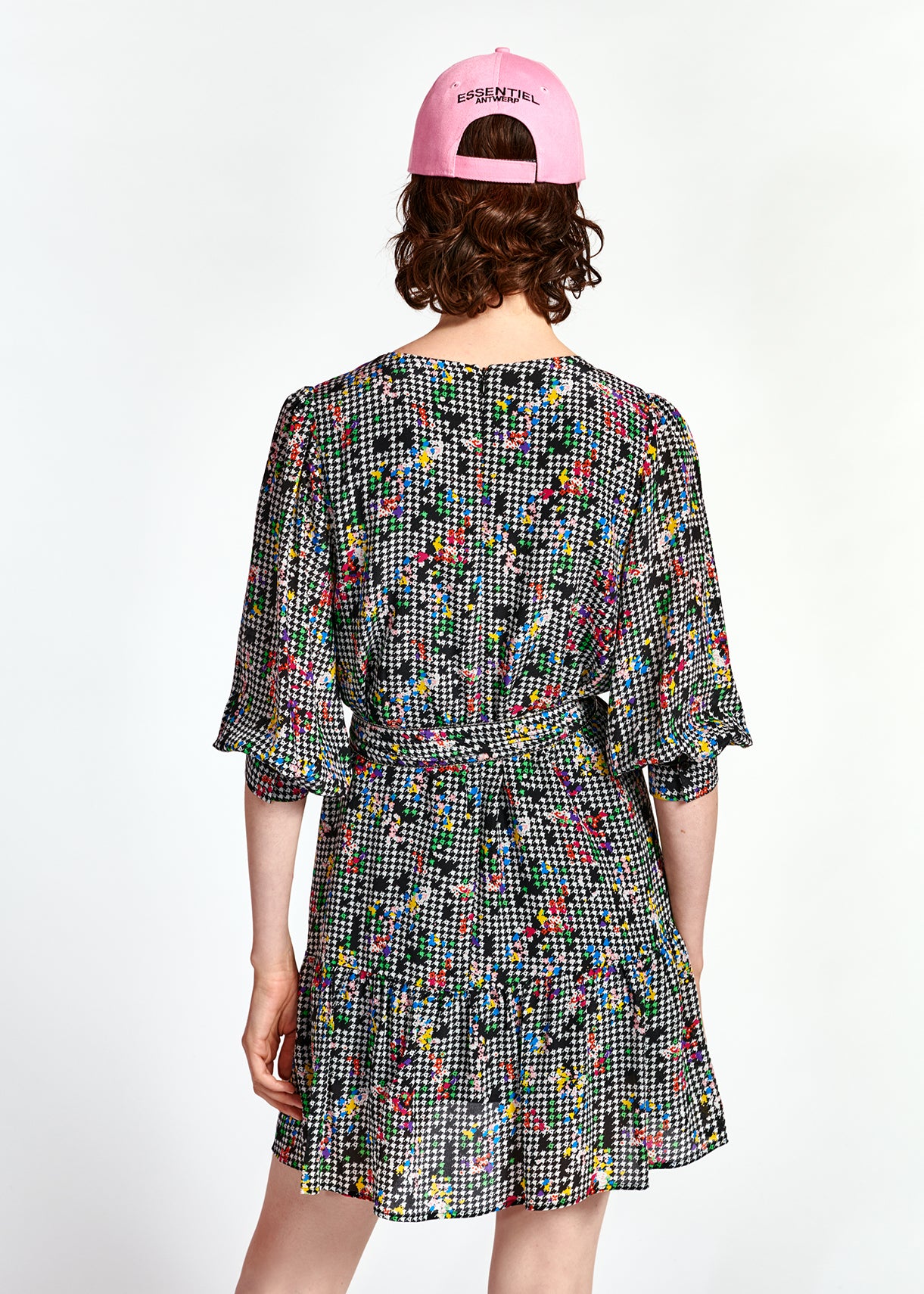 Mini-robe noire et blanche à  volants RE—SSENTIEL | Essentiel second hand