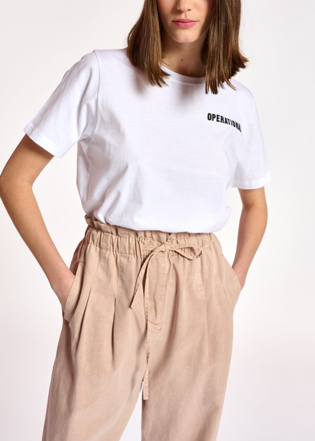 Beige katoenen broek met toelopende pijpen RE—SSENTIEL | Essentiel second hand