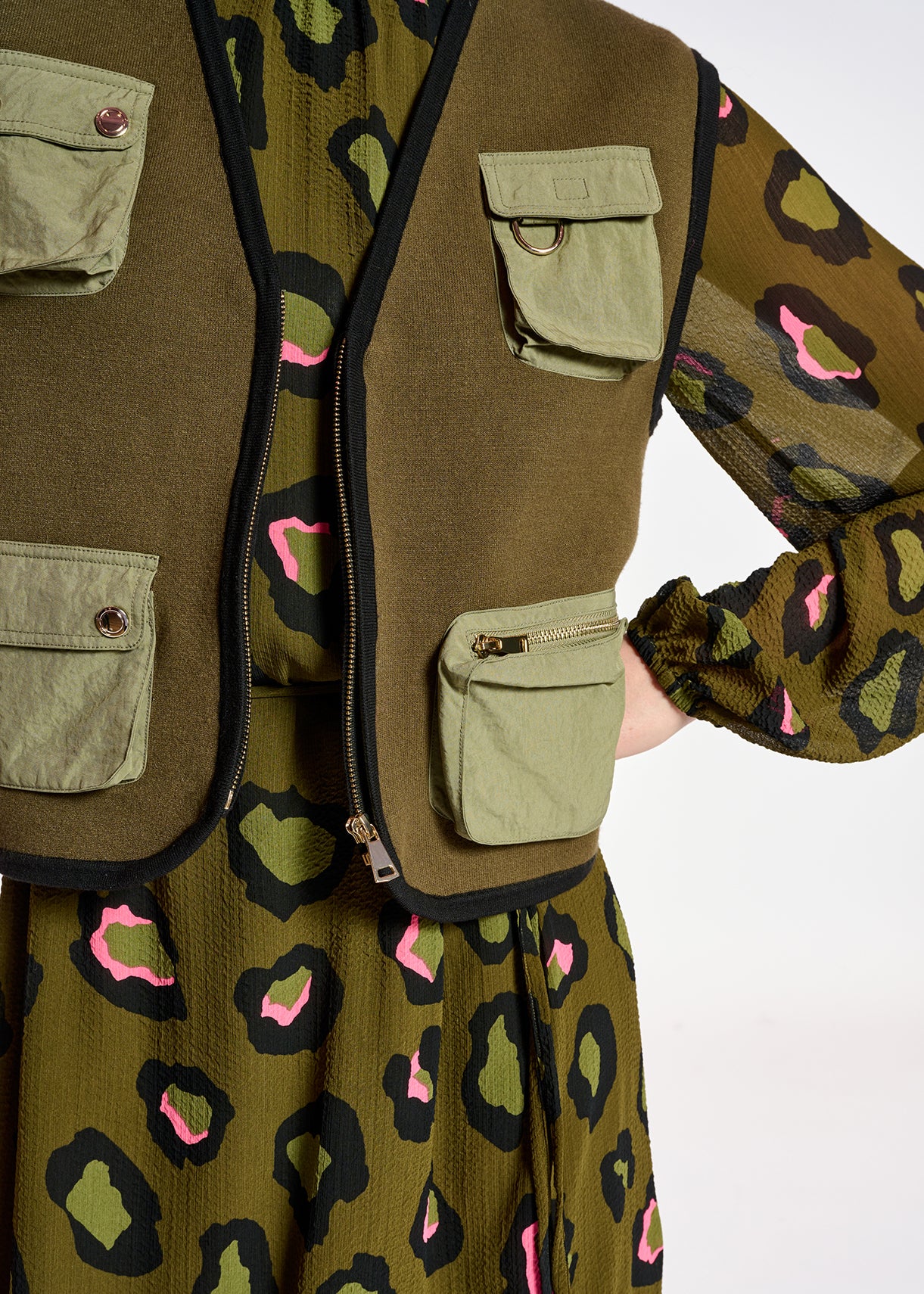 Khaki sleeveless knit jacket RE—SSENTIEL | Essentiel second hand