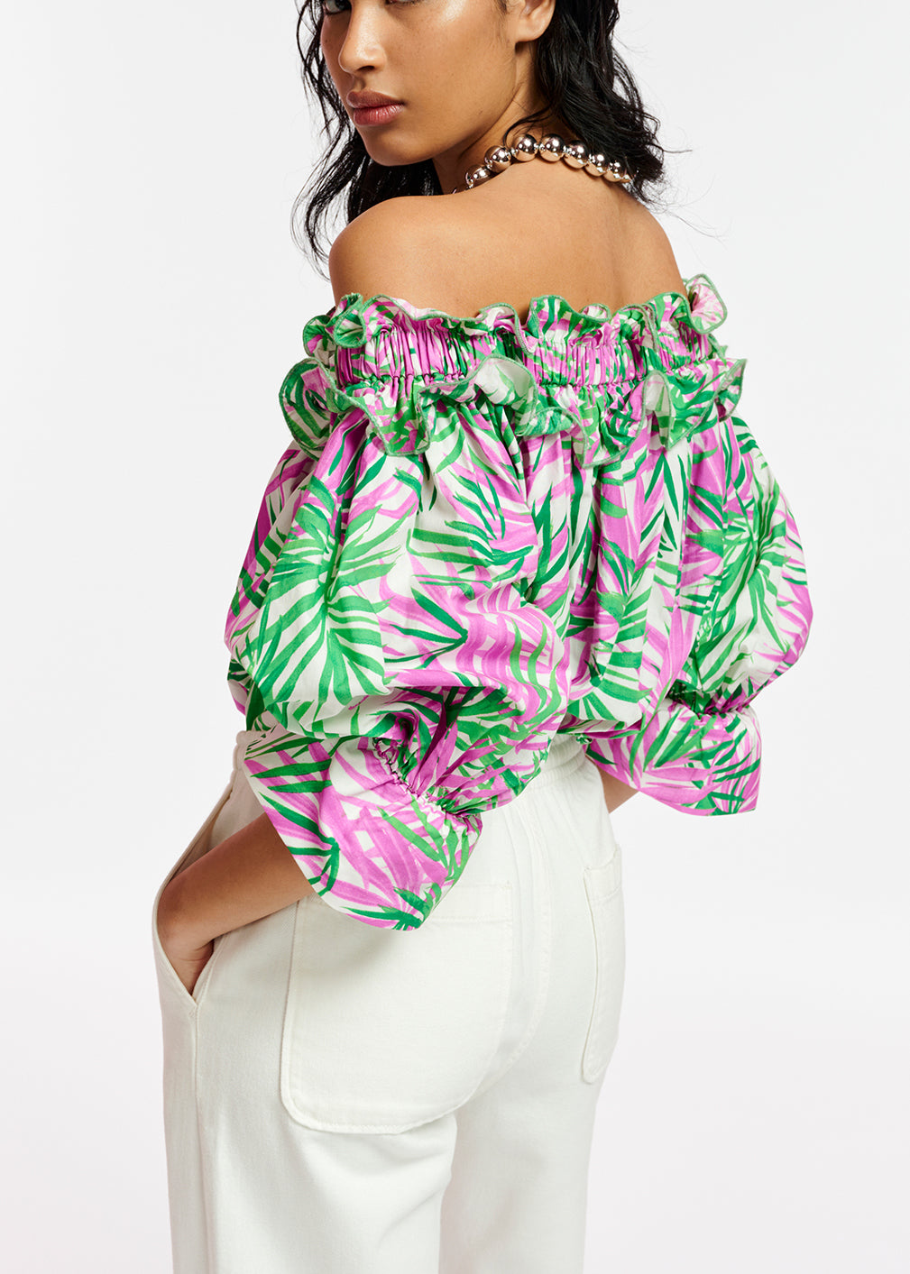 Top met blote schouders en witte, paarse en groene palmprint RE—SSENTIEL | Essentiel second hand