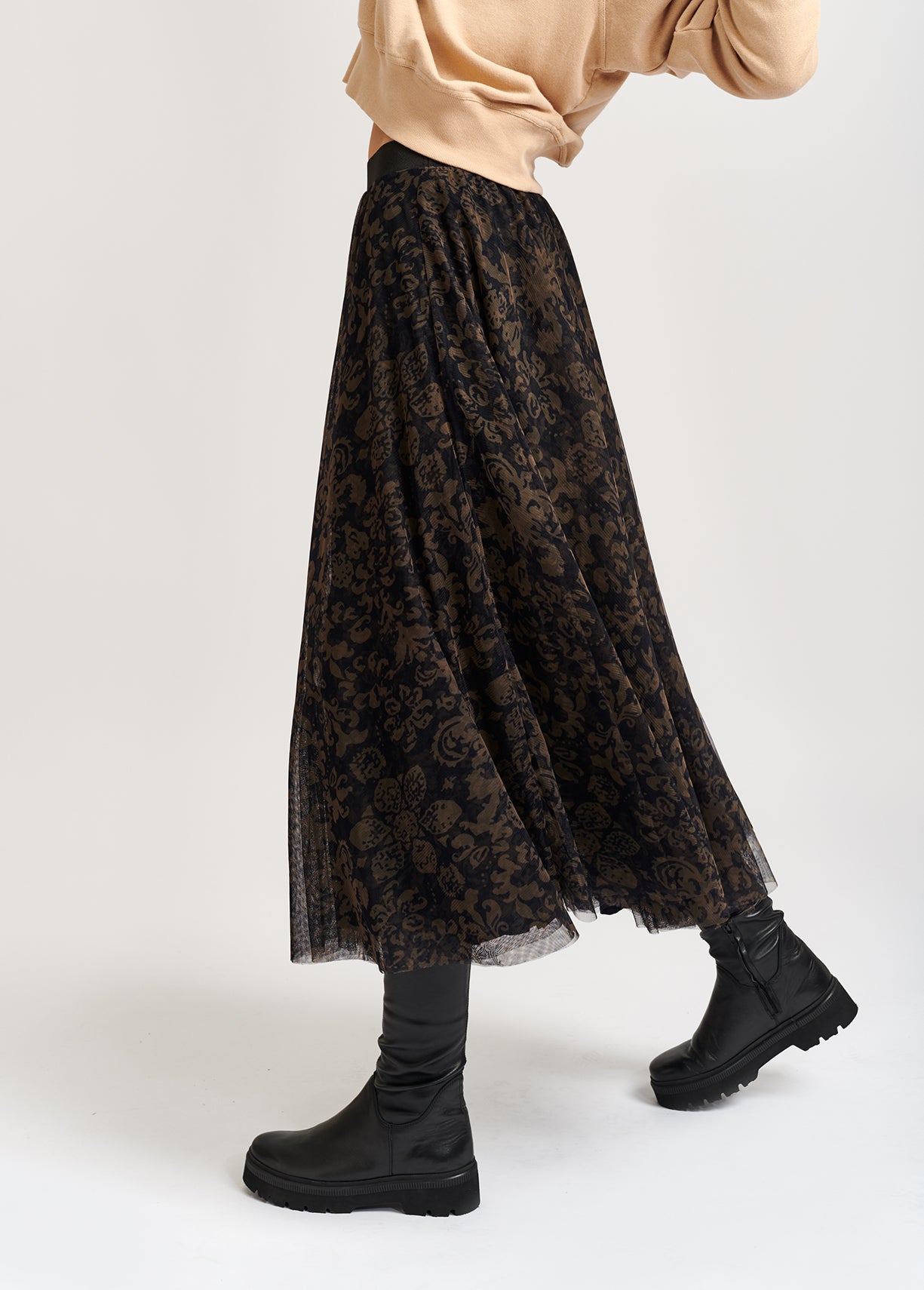 Tulen midirok met zwart-kakigroene brokaatprint RE—SSENTIEL | Essentiel second hand