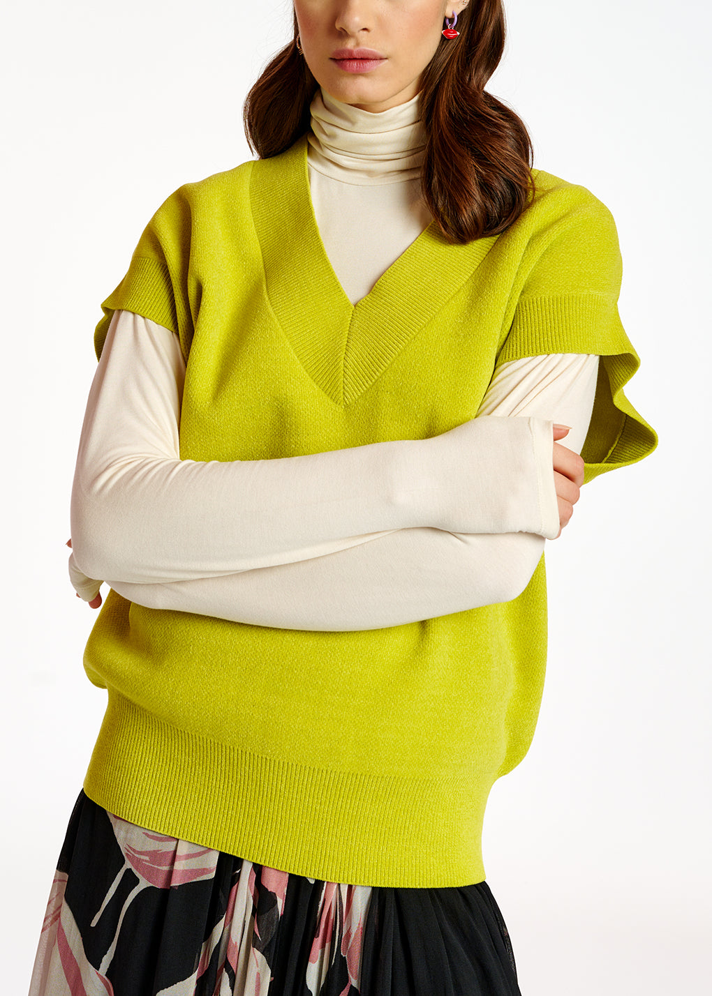 Pull en v vert citron à manches courtes RE—SSENTIEL | Essentiel second hand