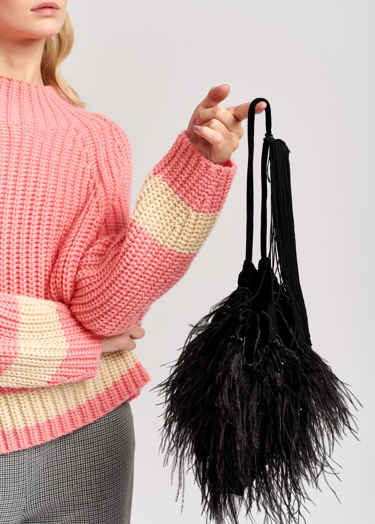 Black feather-embellished bucket bag RE—SSENTIEL | Essentiel second hand