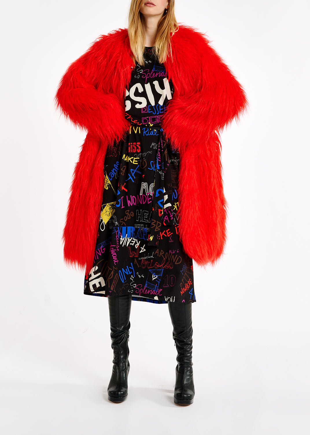 Manteau oversize en fausse fourrure rouge RE—SSENTIEL | Essentiel second hand