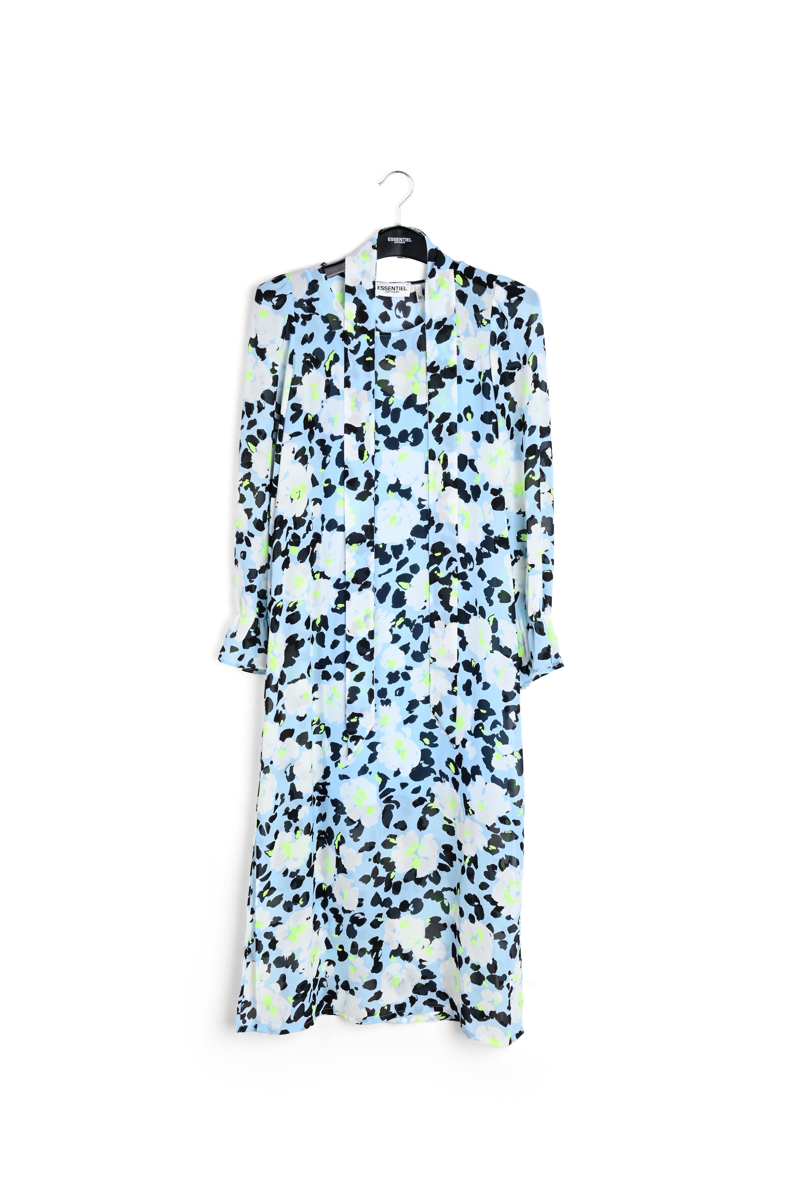 Robe midi bleu pâle à fleurs avec ceinture RE—SSENTIEL | Essentiel second hand