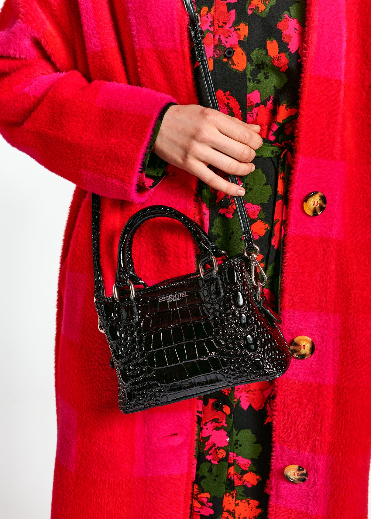 Red and pink check knitted coat RE—SSENTIEL | Essentiel second hand