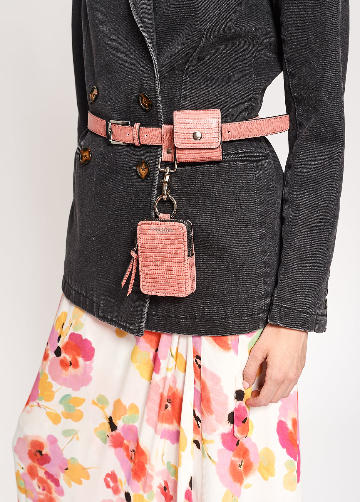 Veste noire croisée en jean RE—SSENTIEL | Essentiel second hand