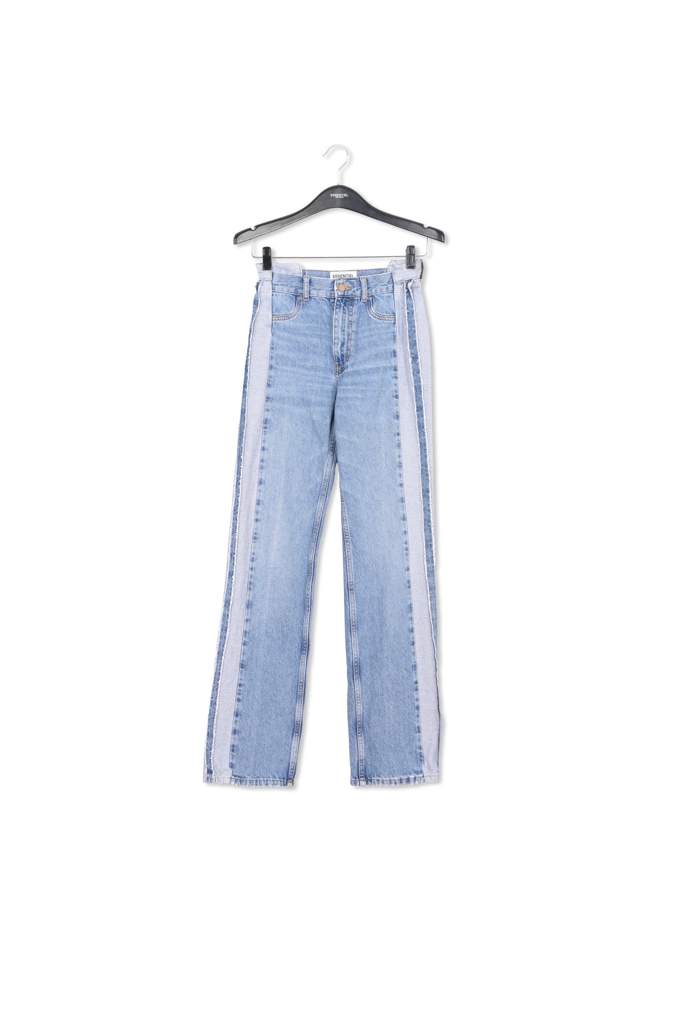 Jean bleu à l'envers aux jambes droites RE—SSENTIEL | Essentiel second hand