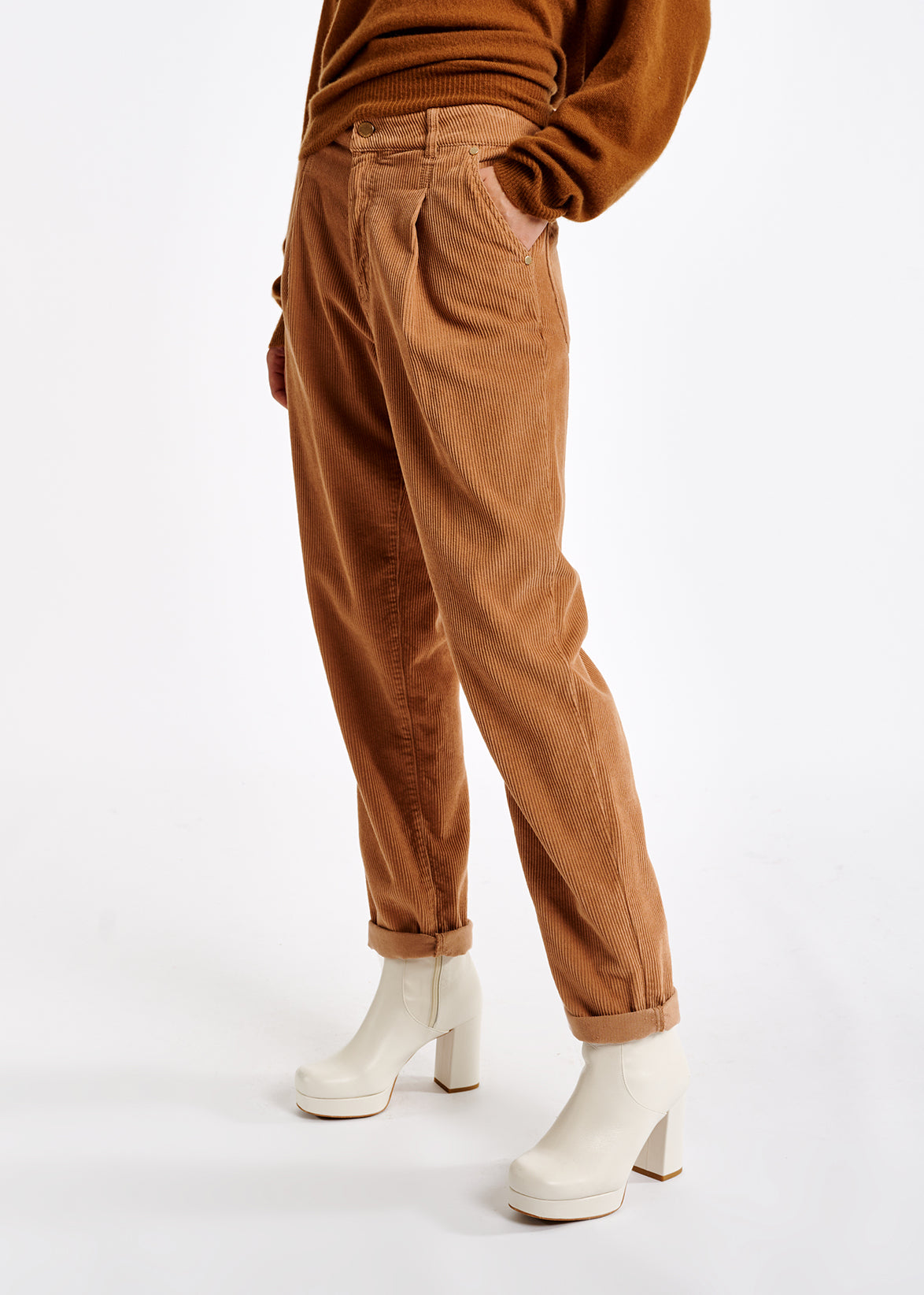 Camel cotton-corduroy pants RE—SSENTIEL | Essentiel second hand