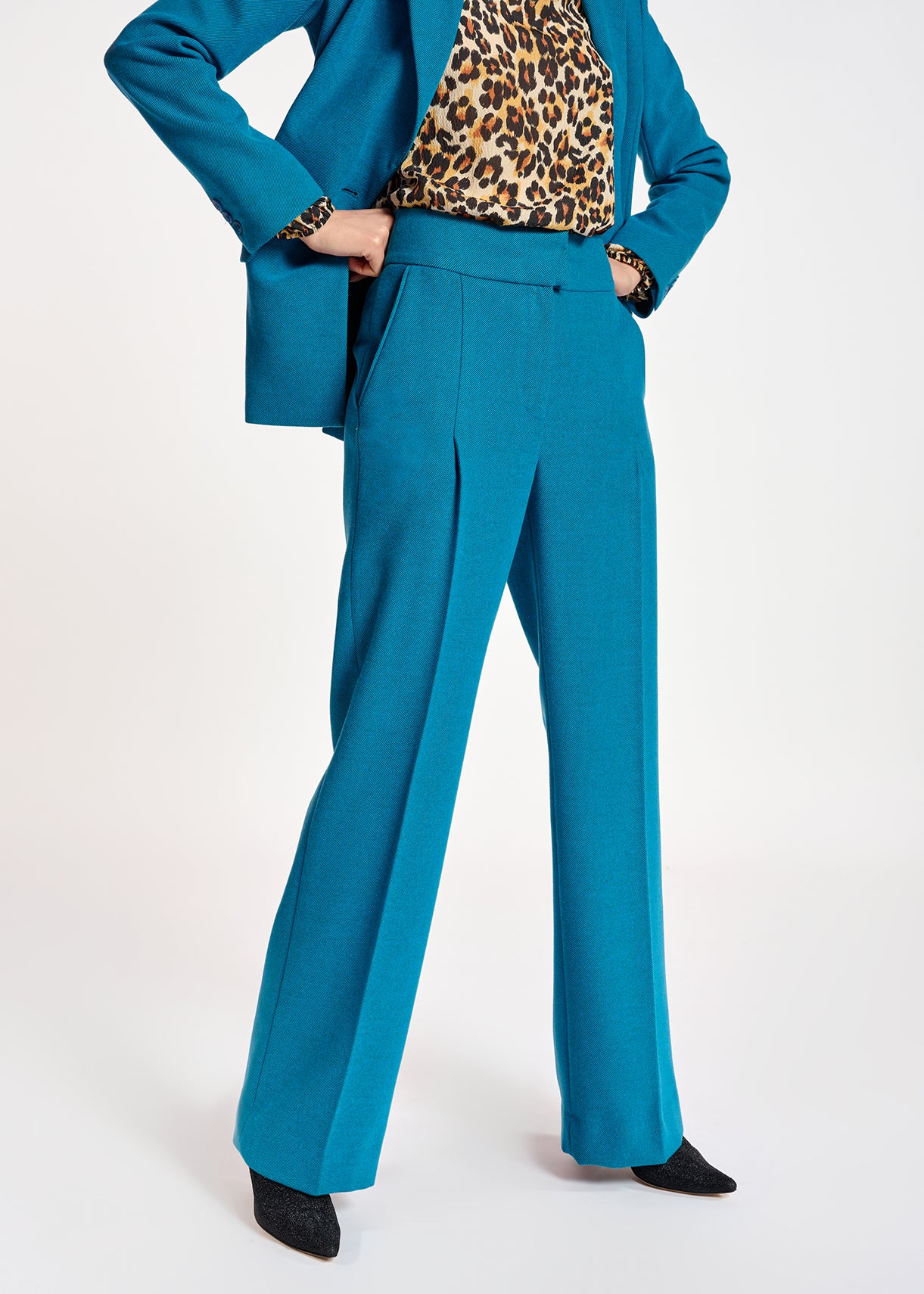 Blue straight-leg pants RE—SSENTIEL | Essentiel second hand