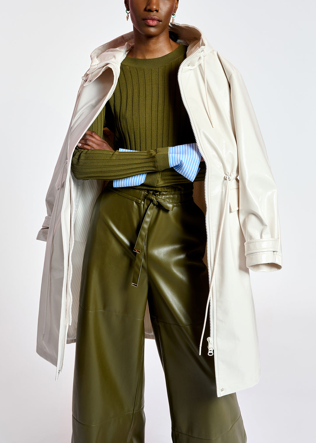 Imperméable en faux cuir blanc cassé RE—SSENTIEL | Essentiel second hand