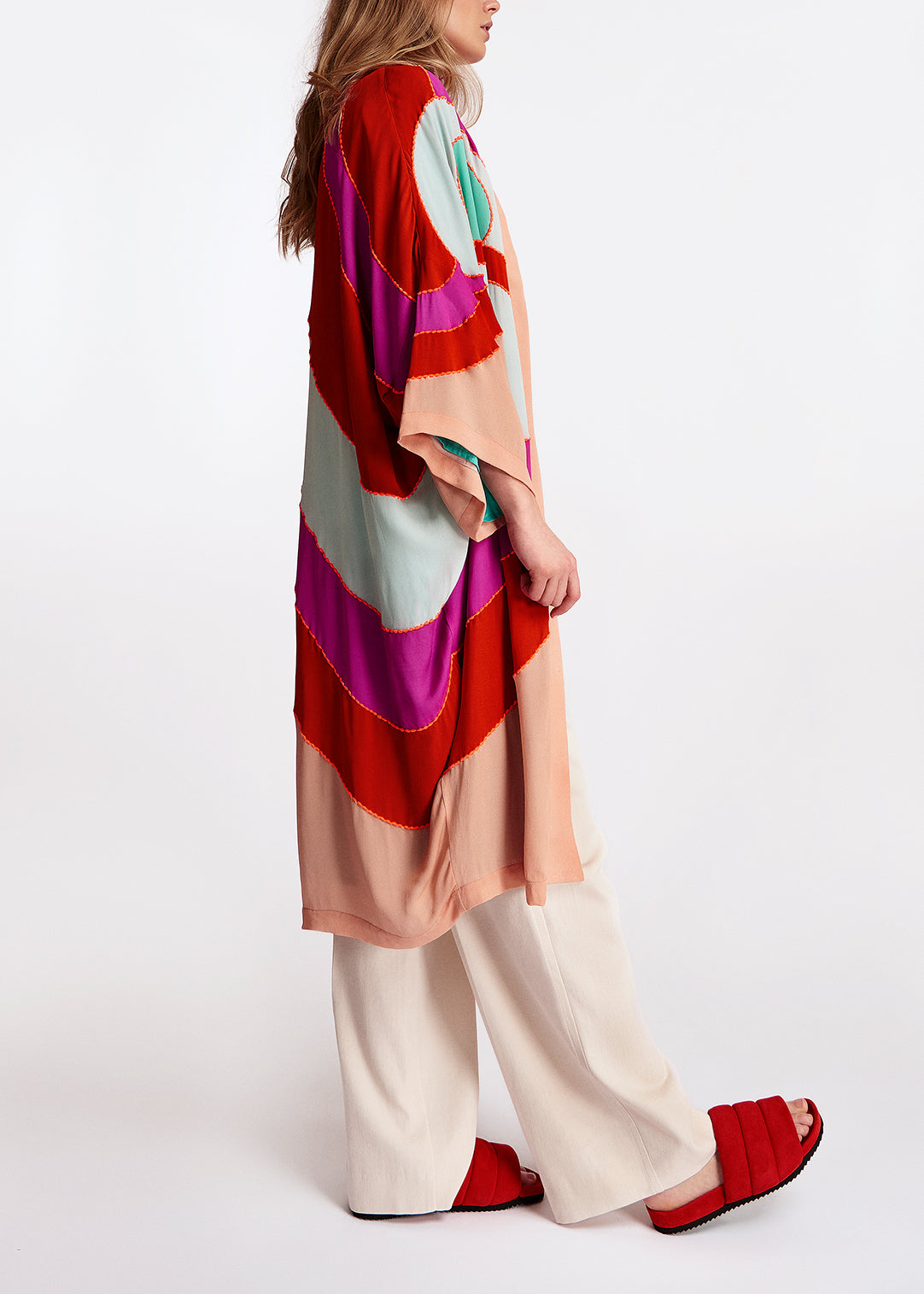 Kimono rouge, pourpre et bleu avec broderies RE—SSENTIEL | Essentiel second hand