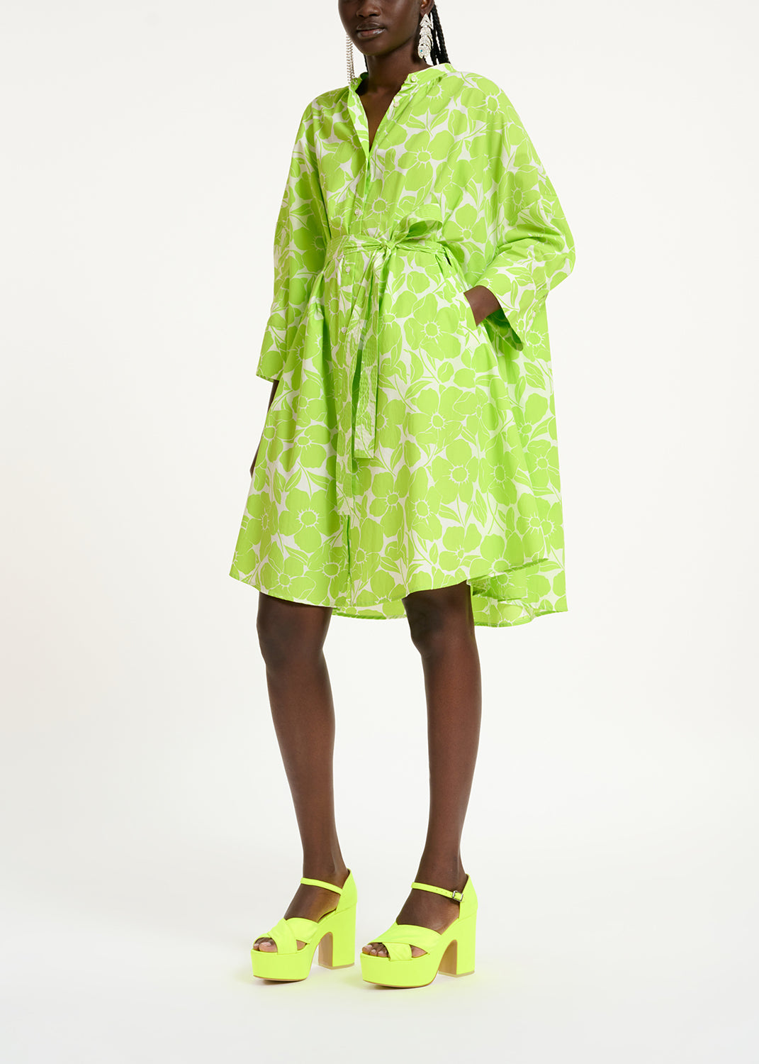 White and lime green floral print cotton knee-length shirt dress RE—SSENTIEL | Essentiel second hand