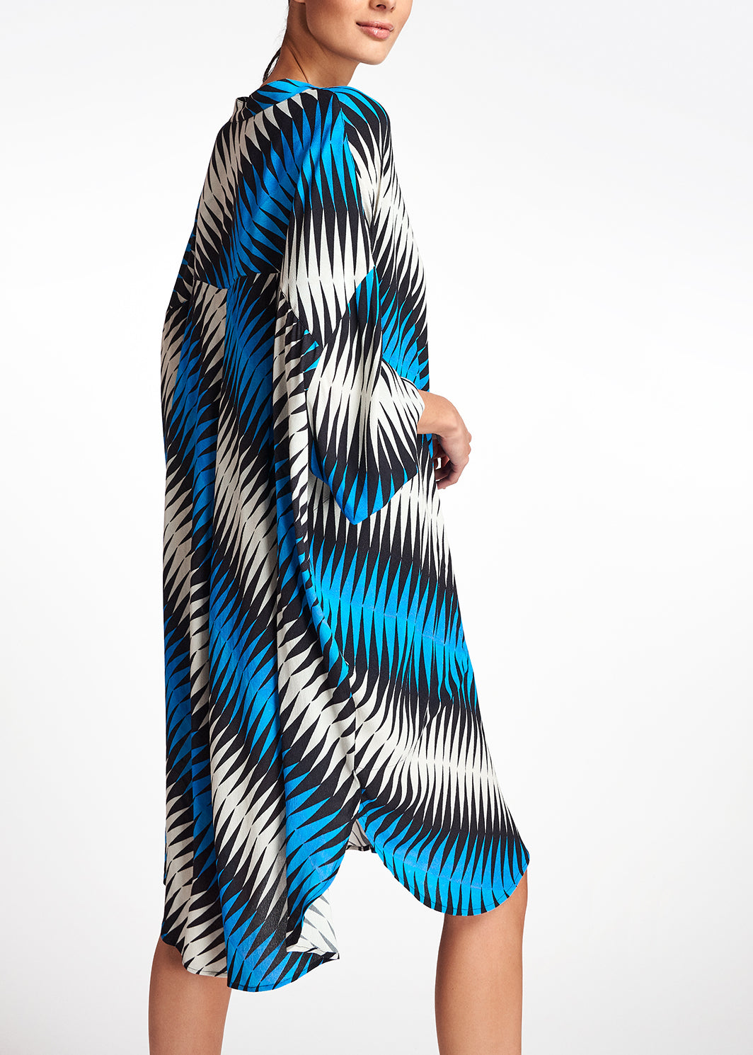 Robe à  imprimé graphique bleu, noir et blanc RE—SSENTIEL | Essentiel second hand