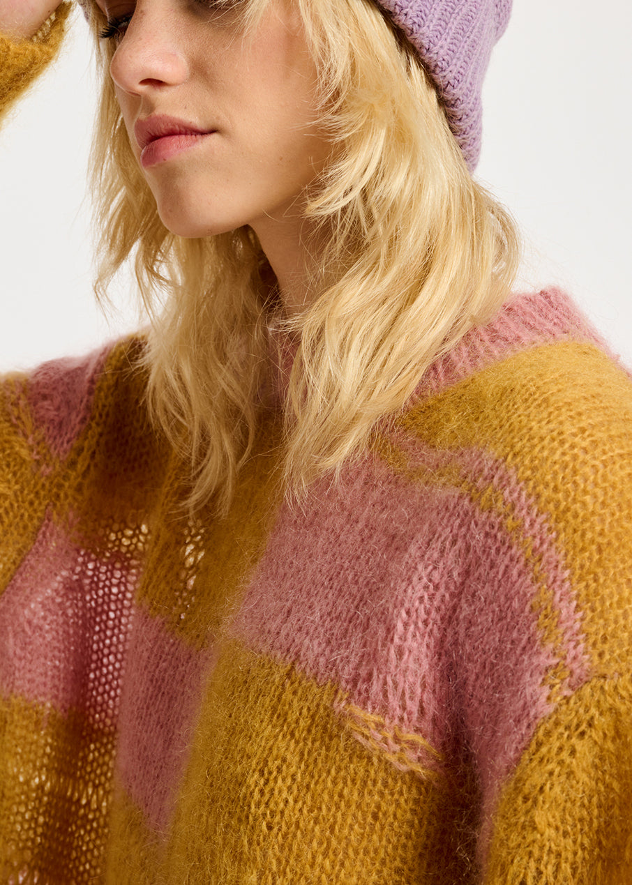 Vintage roze en okergeel gestreepte trui met versleten look RE—SSENTIEL | Essentiel second hand