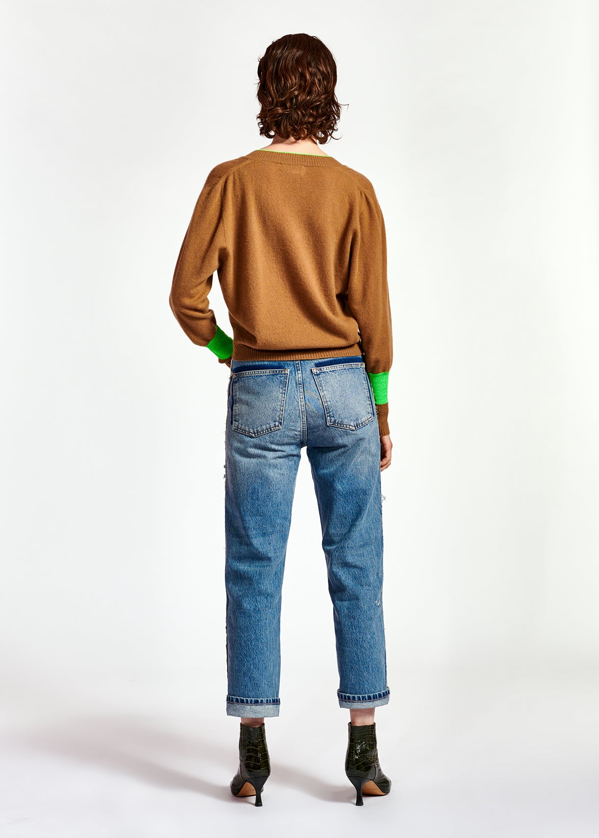 Camel v-neck light knit sweater RE—SSENTIEL | Essentiel second hand