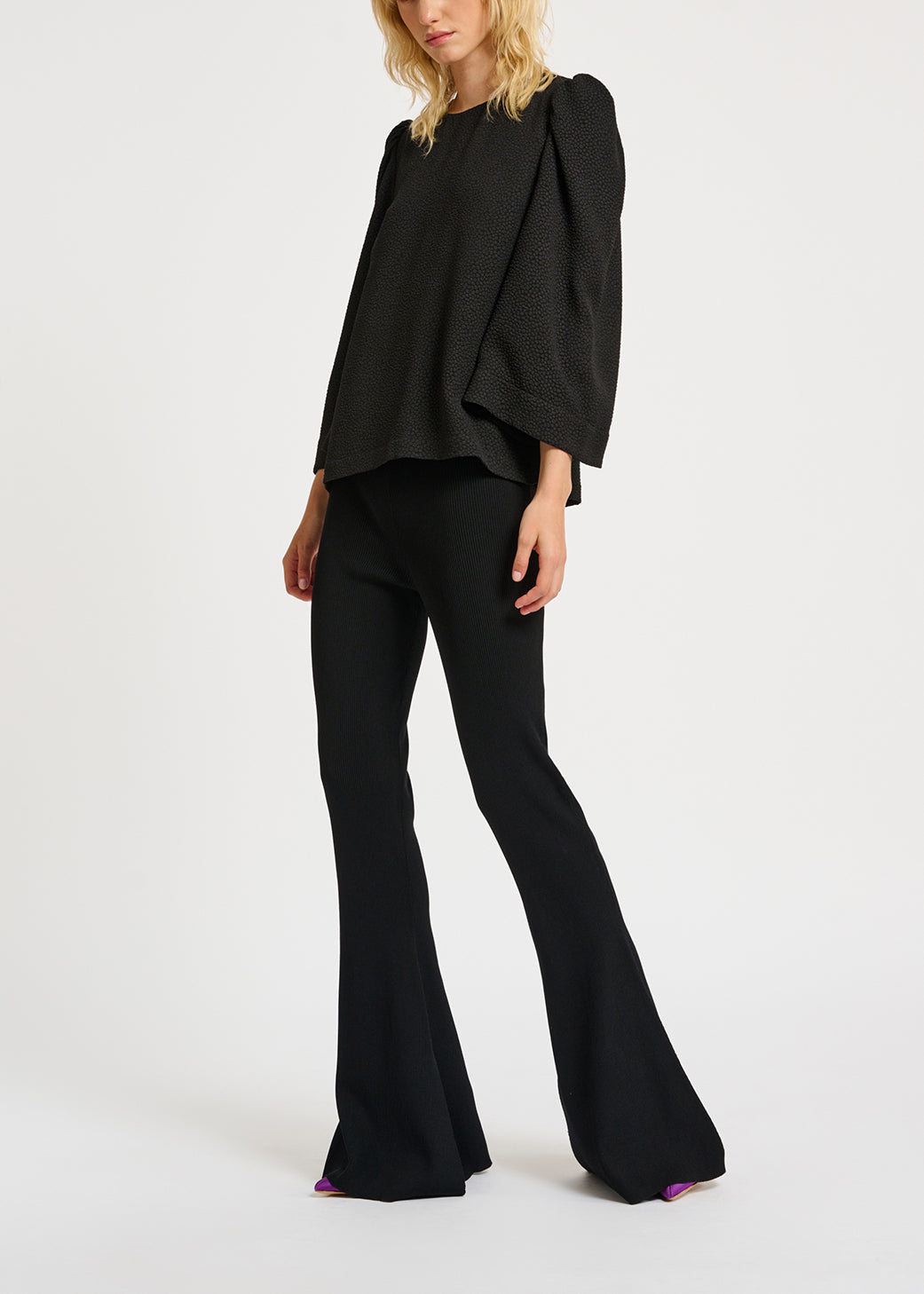 Top noir à manches trompettes RE—SSENTIEL | Essentiel second hand