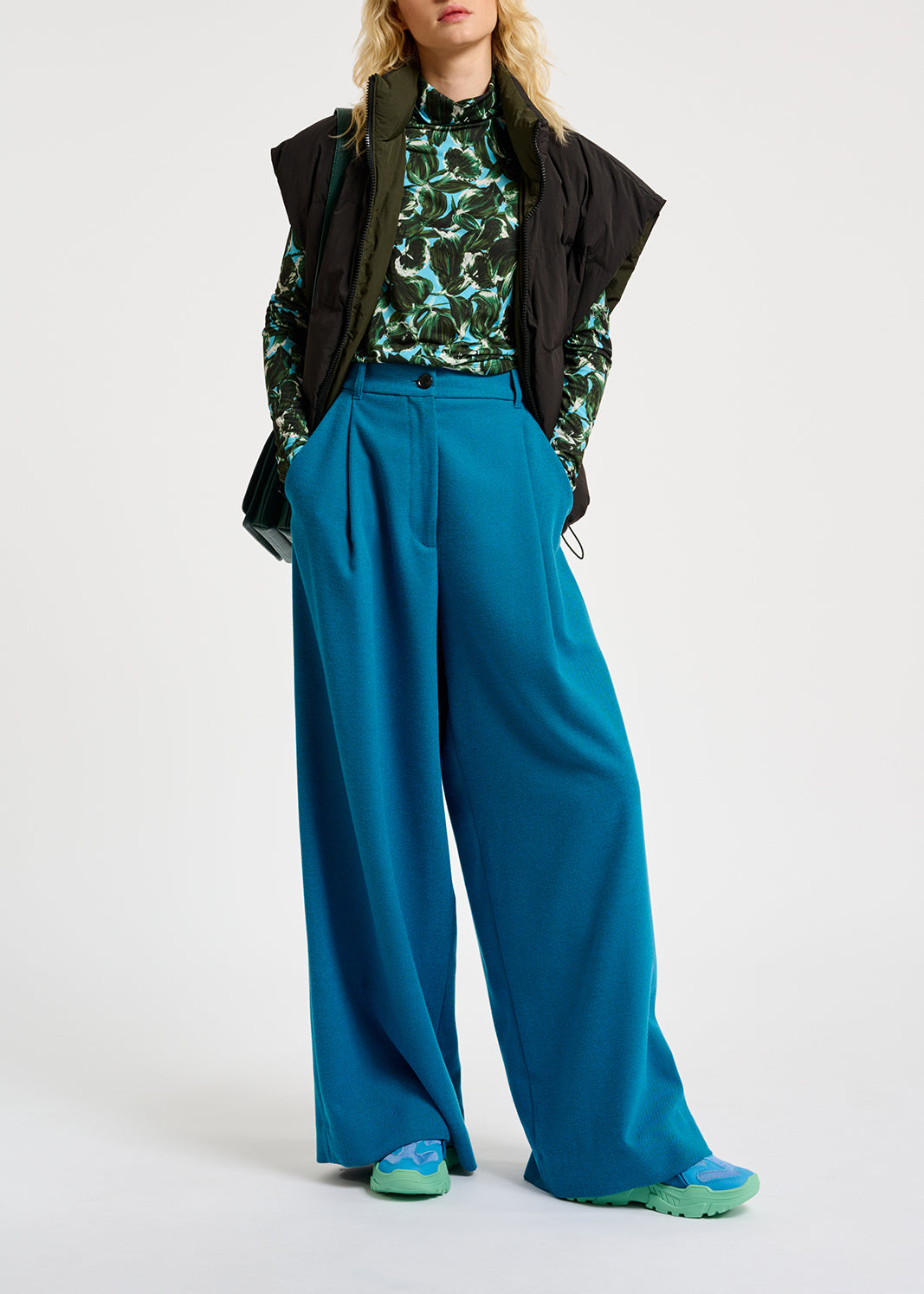Blue and dark green leaf-print turtleneck top RE—SSENTIEL | Essentiel second hand
