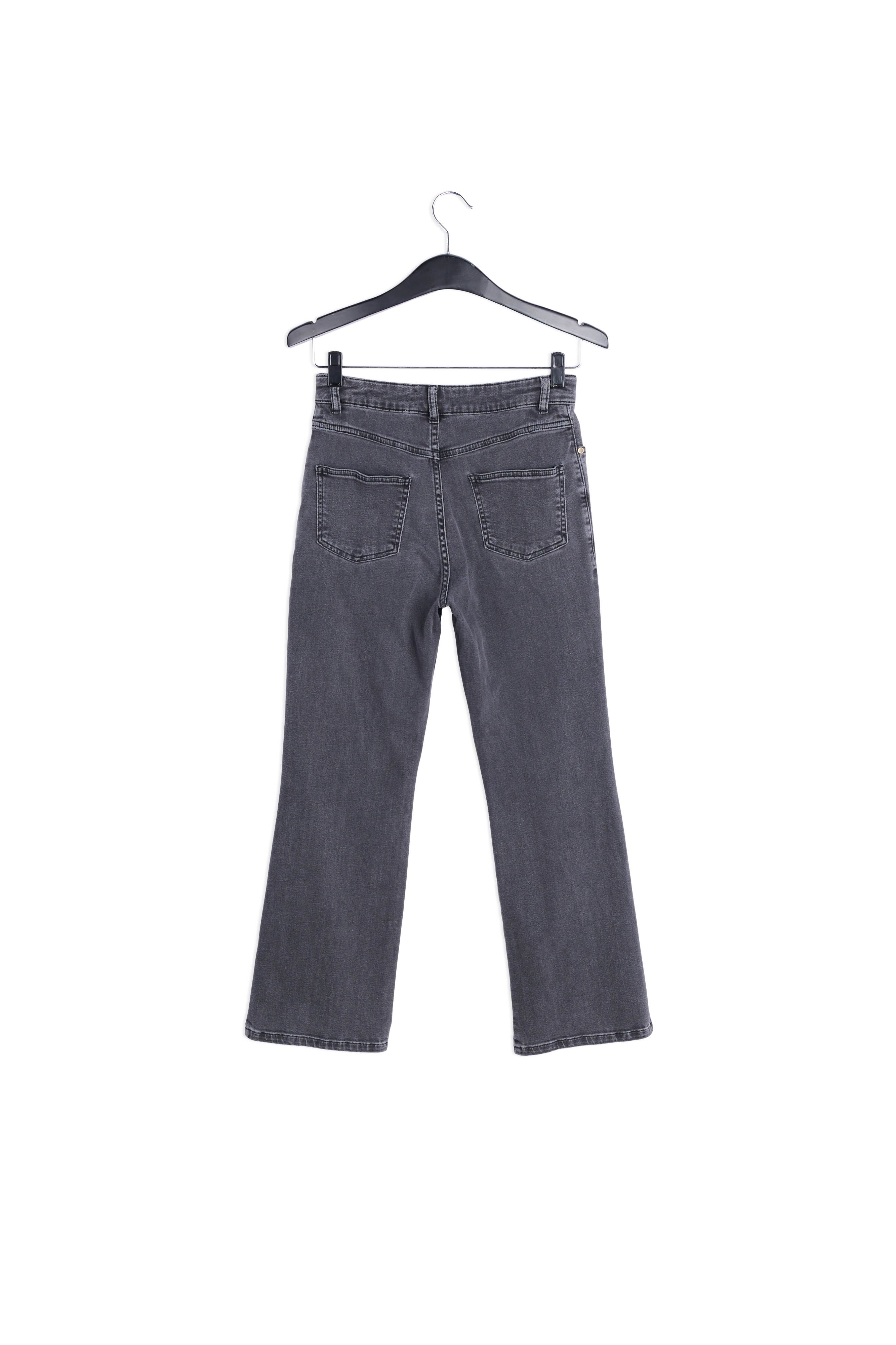 Jean noir aux jambes évasées RE—SSENTIEL | Essentiel second hand